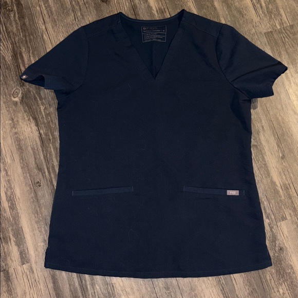 Figs 2 pocket scrub top - woman’s medium - Picture 2 of 4